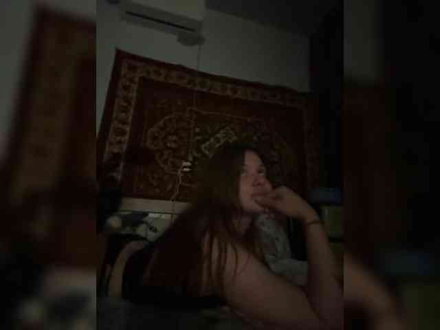 SweeeetCouple18 cam