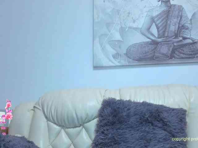 HoneyVibeLive webcam