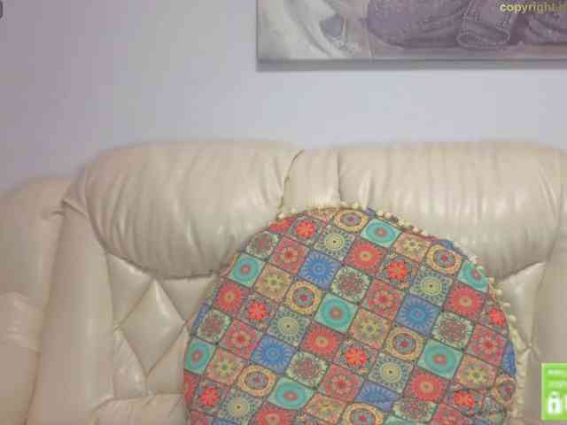 HoneyVibeLive webcam
