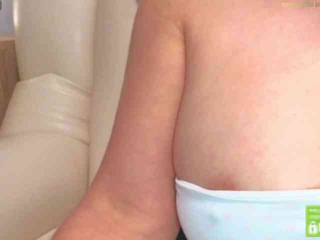 HoneyVibeLive webcam