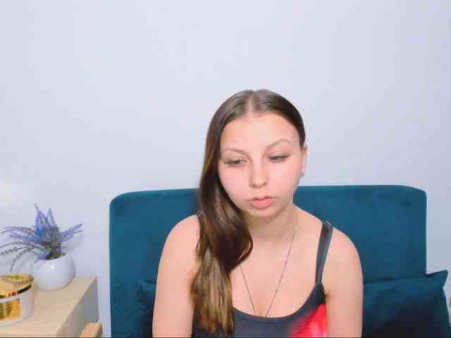 MillyAdorable webcam
