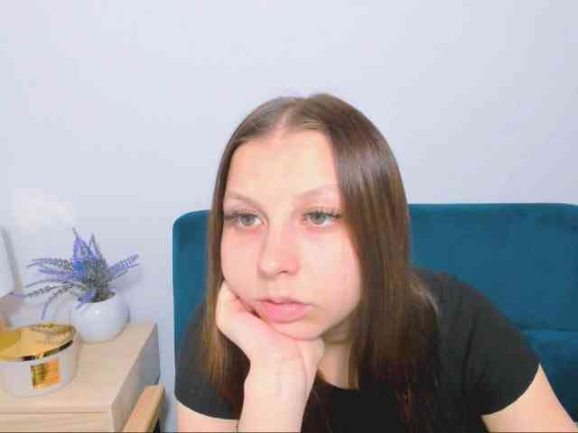 MillyAdorable webcam