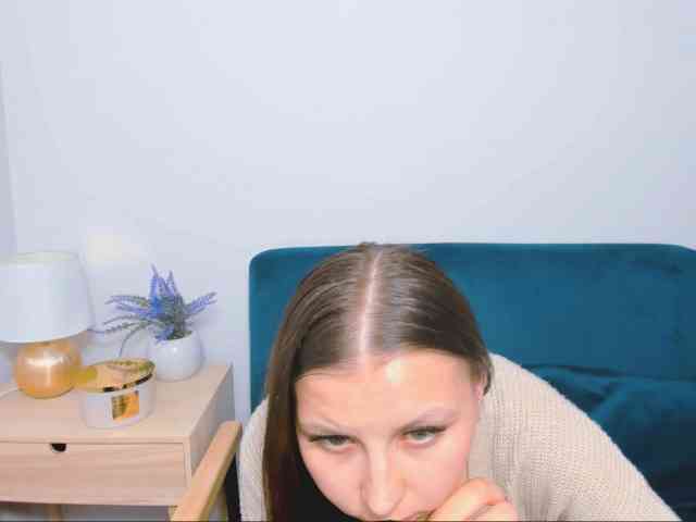 MillyAdorable webcam