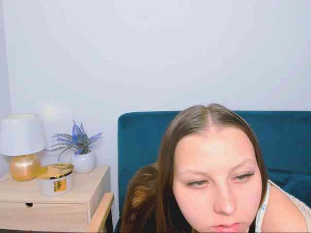MillyAdorable webcam