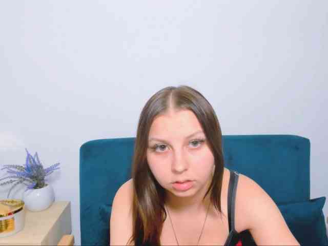 Millyadorable's live stream