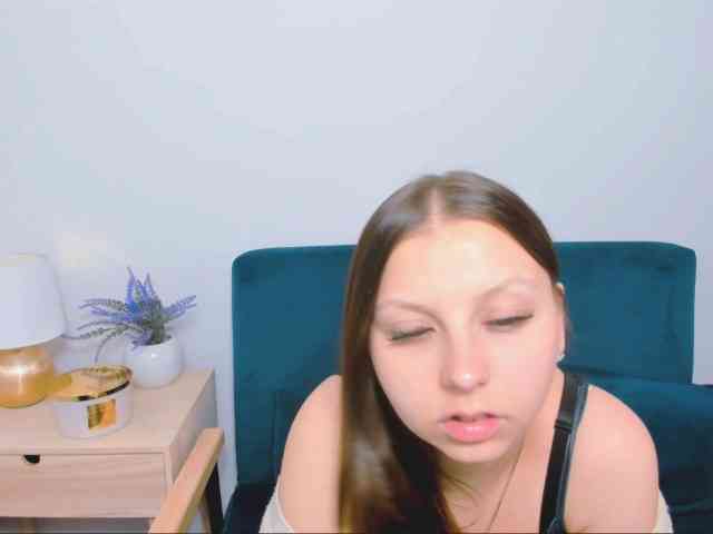 MillyAdorable webcam
