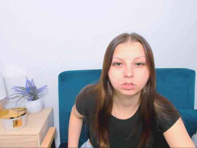 MillyAdorable webcam