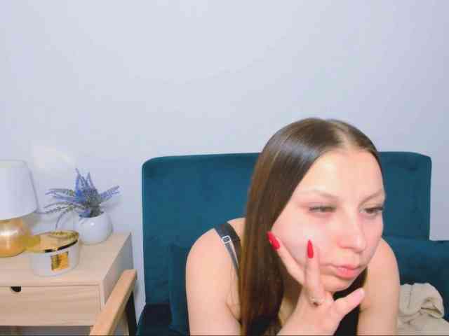 MillyAdorable webcam