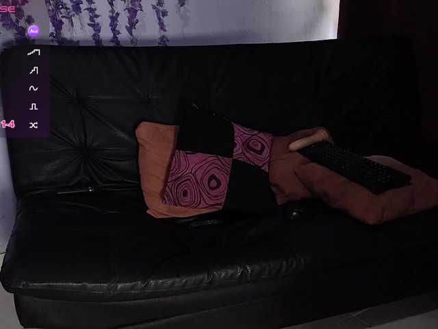 Mmdanielamm live cam on BongaCams
