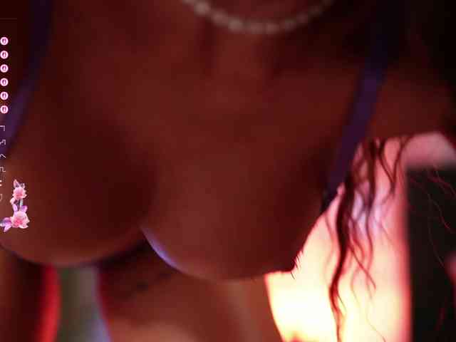 JuliaQuinn webcam