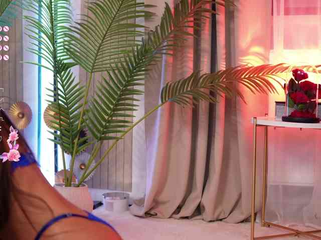 JuliaQuinn Live Webcam on BongaCams