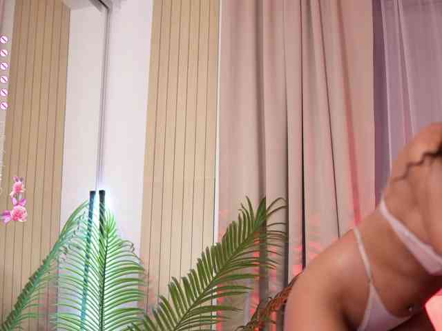 JuliaQuinn webcam