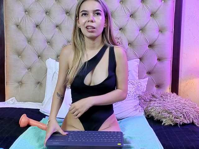 AmeliaSterling live cam on BongaCams
