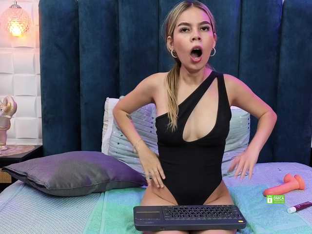 AmeliaSterling live cam on BongaCams