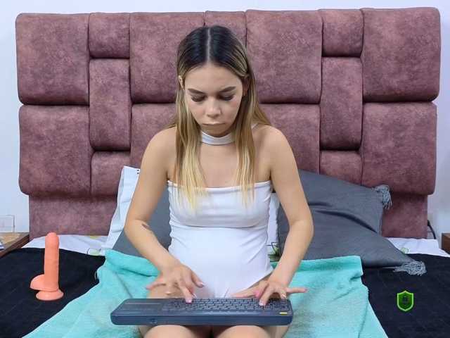AmeliaSterling live cam on BongaCams