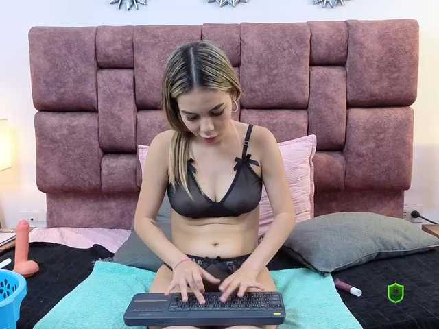 AmeliaSterling live cam on BongaCams