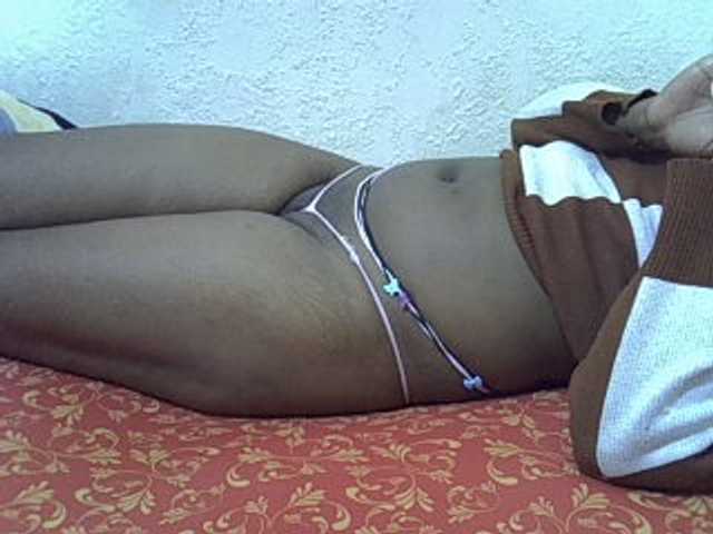 Queentafa23 live cam on BongaCams