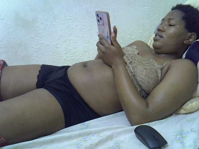 Queentafa23 live webcam show