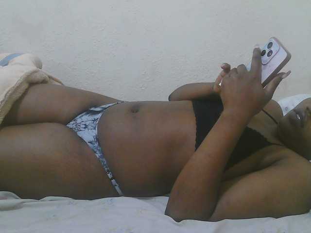 Queentafa23 live webcam show