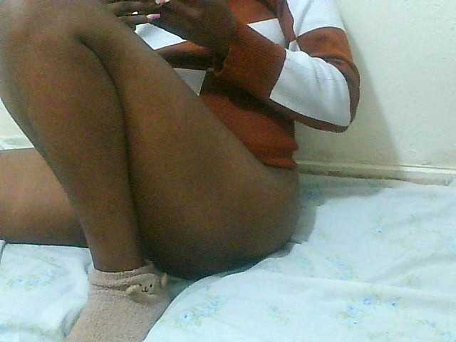 Queentafa23 live cam on BongaCams