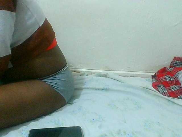 Queentafa23 live cam on BongaCams