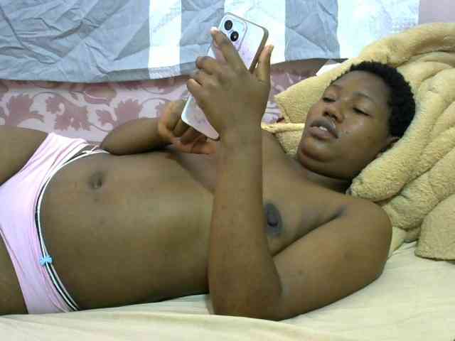 Queentafa23 webcam