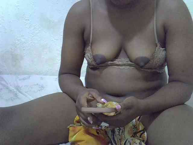 Queentafa23 webcam