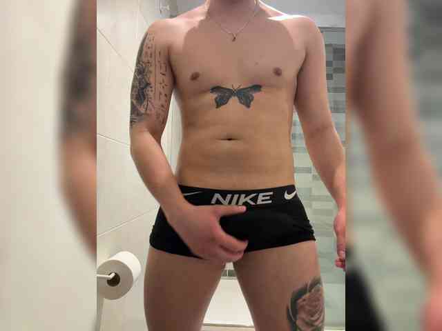 Boy-hot Live Webcam on BongaCams