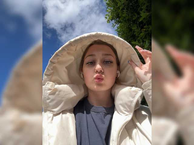 AmeliaLovesXoxo1 live cam on BongaCams