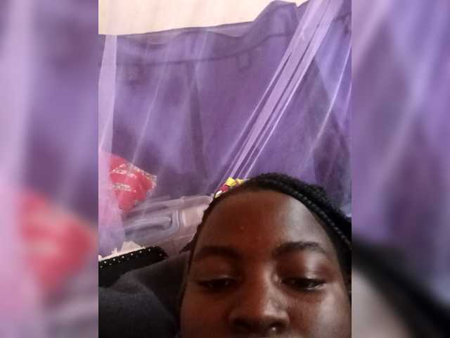 Creamyypussy live cam on BongaCams