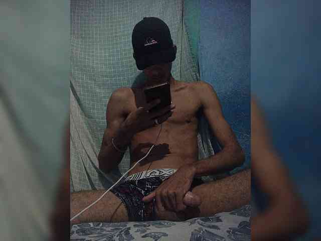 Dotadonovin19cm Live Webcam on BongaCams