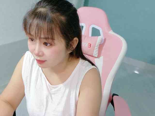 Hotgirlplay's cam show statistics and live stream