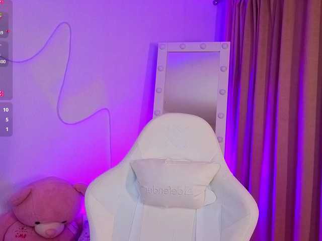 Deibora live webcam show