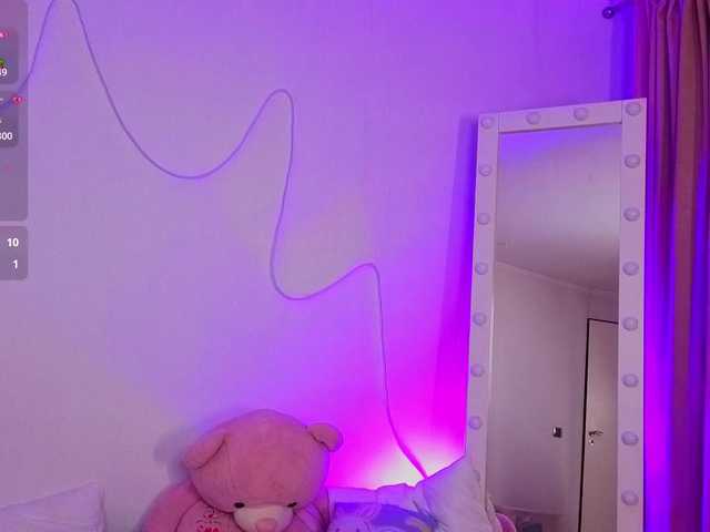 Deibora live webcam show