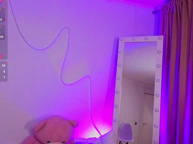Deibora live webcam show