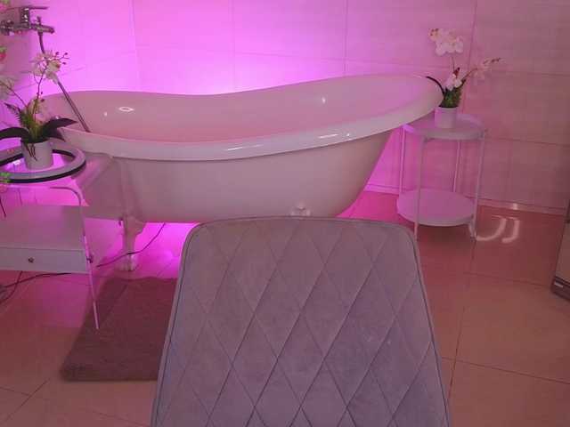 Deibora live webcam show