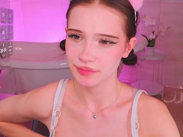 Deibora live webcam show
