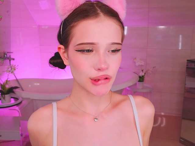 Deibora live webcam show