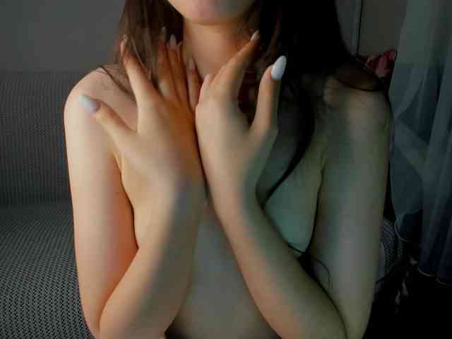 モデル: sheangell