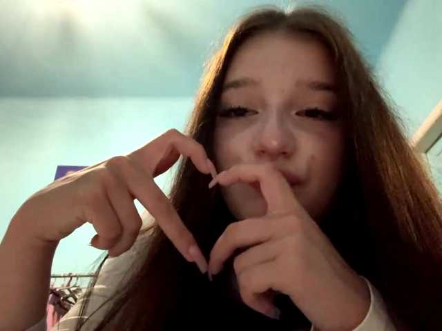 AsyaGoldi live cam on BongaCams