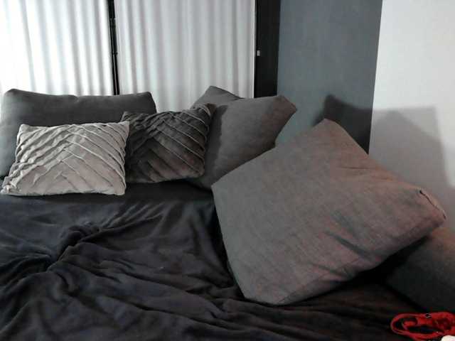Skinny-LunaValentina1 live cam on BongaCams