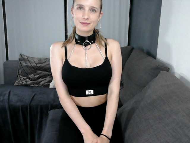 Skinny-LunaValentina1 live cam on BongaCams