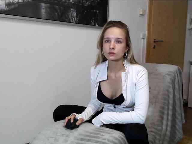 Skinny-LunaValentina1 webcam