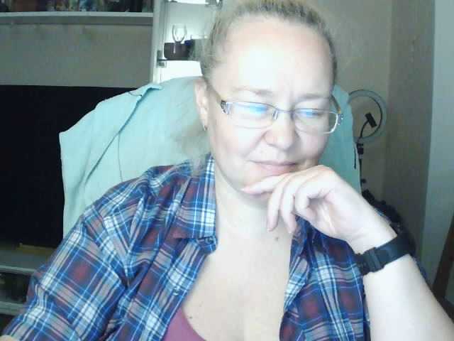 Viola27 live cam on BongaCams