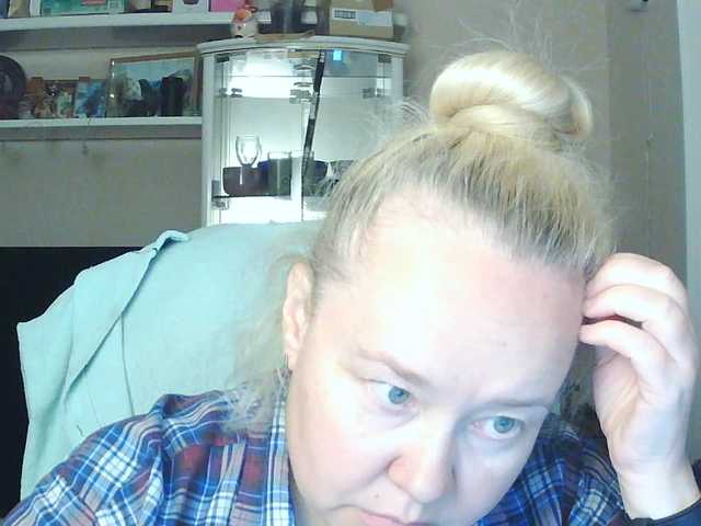 Viola27 live cam on BongaCams