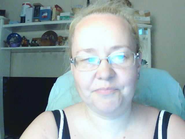 Viola27 live cam on BongaCams