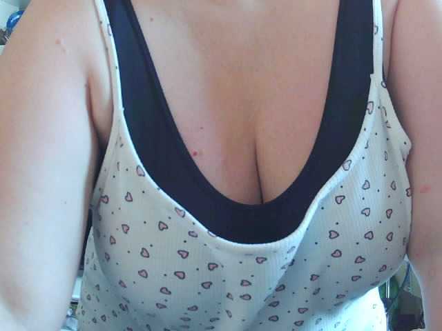 Viola27 live webcam show