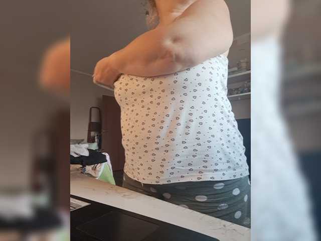 Viola27 live cam on BongaCams