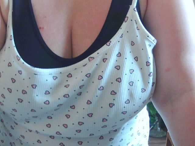 Viola27 live webcam show