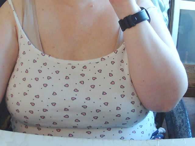 Viola27 live webcam show